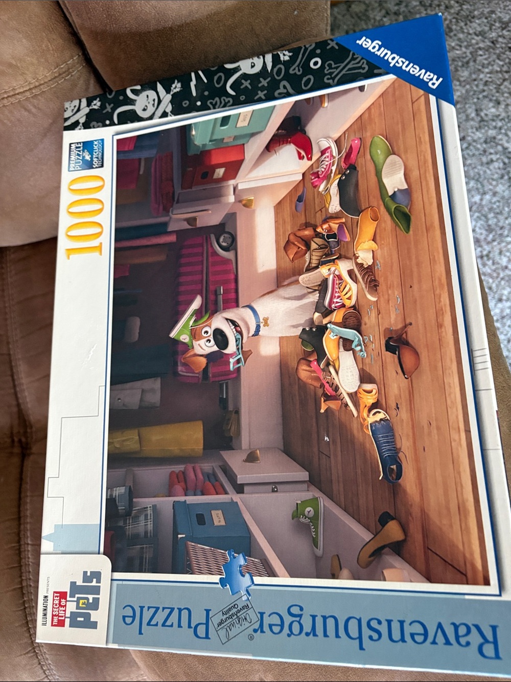Ravensburger Puzzle - Colorful Shoes & Playful Dog Illustration